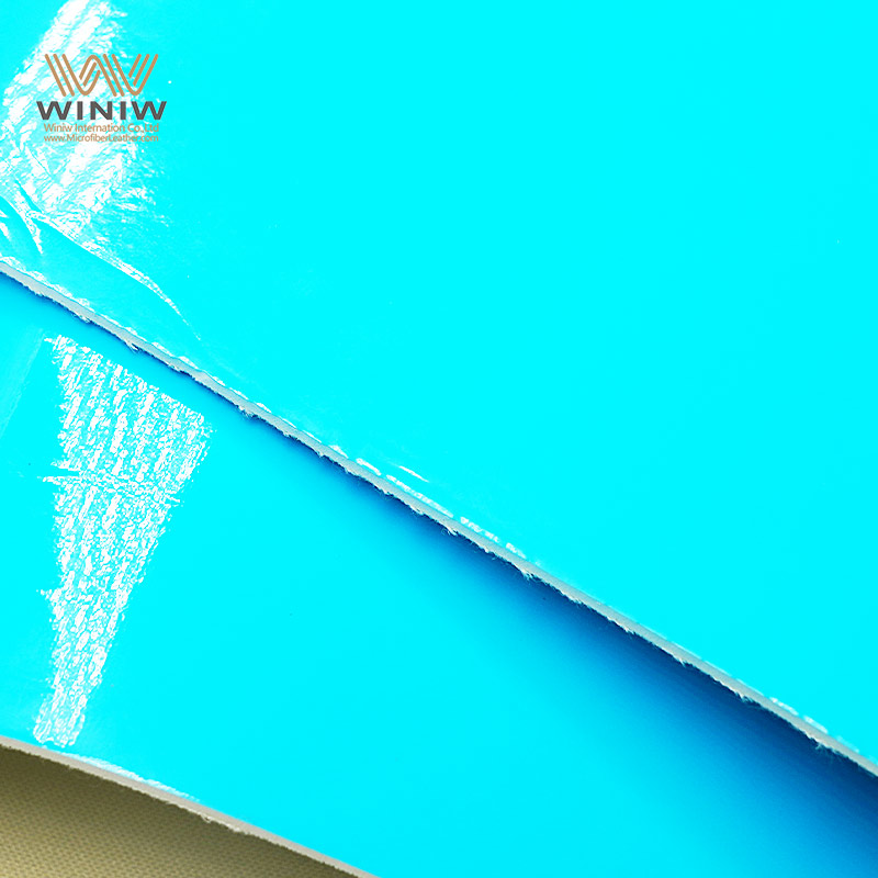 Hochwertige PVC-Leder-Fußbälle und Fußballschuhe für Anfänger